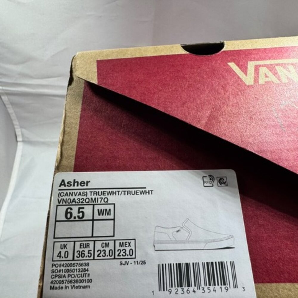 New in Box- White Vans Asher slip-ons size 6.5 Women's - Picture 8 of 8